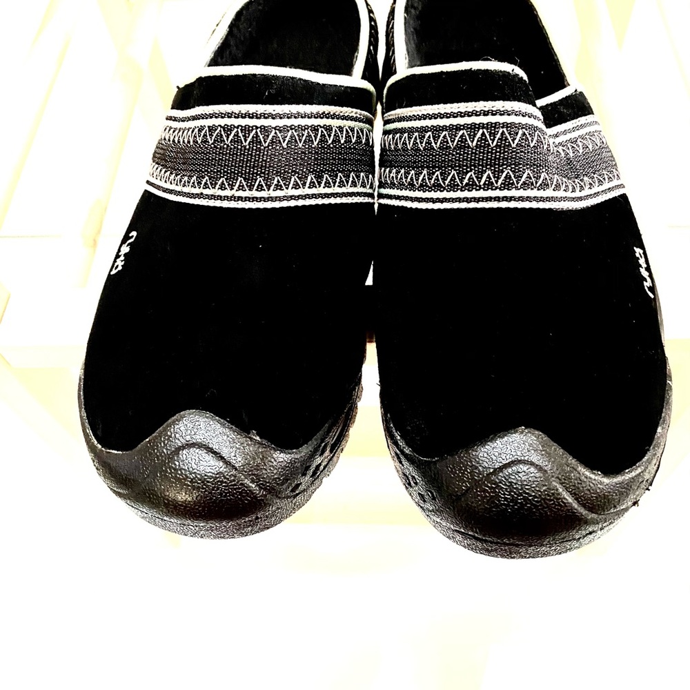 RYKA SLIP ON’S - Picture 2 of 13